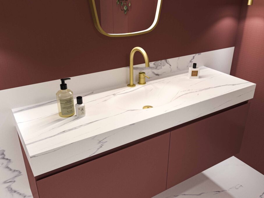 Bliss Flow 550x300 model B Marble white 1400 mm onderkst greeploos gelakt RAL SP31 IVY Concord geborsteld mat goud LR scaled