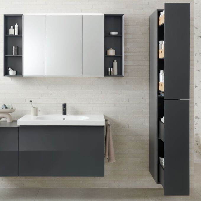 2024 Acanto bathroom glass lava frontal view 1to1