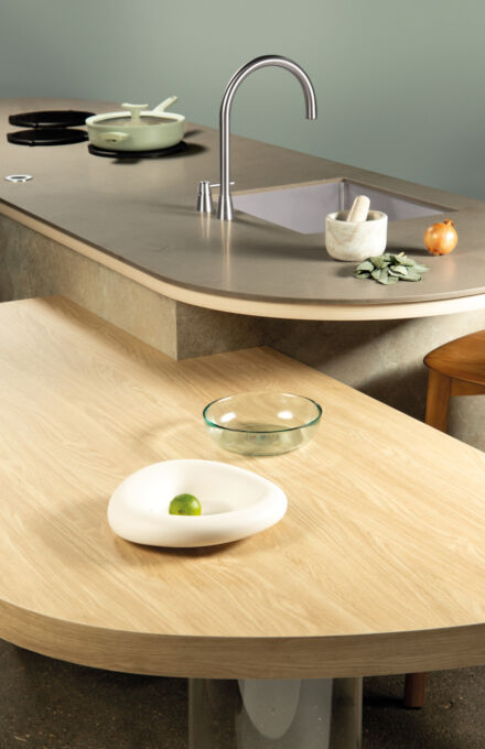 Z1 821 V Warm01 V0020 101 Obsidiana Volcano Warm en Top Laminate Cosy Oak Destra spoelbak Cone Counter RVS staand