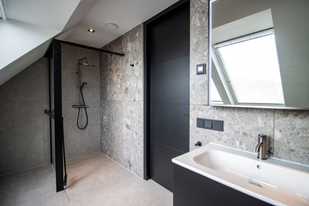 20260604 Vervaet badkamers toiletten Breskens LR 88